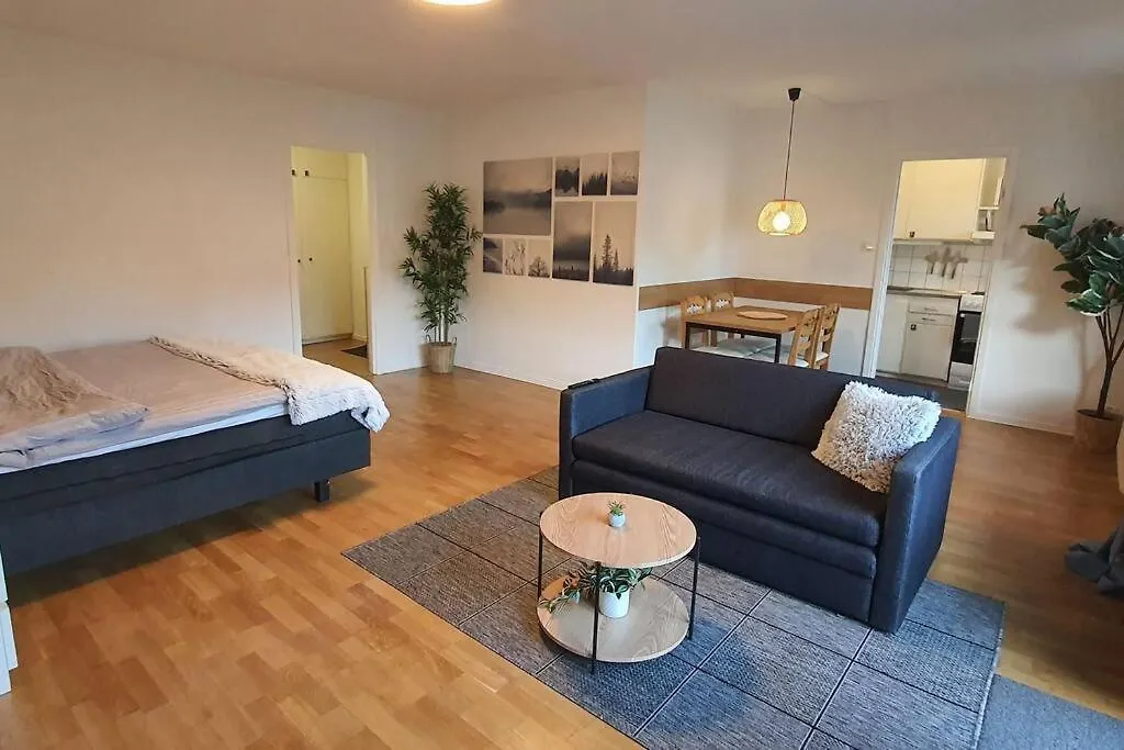 Apartment With Garden Near Metro! location