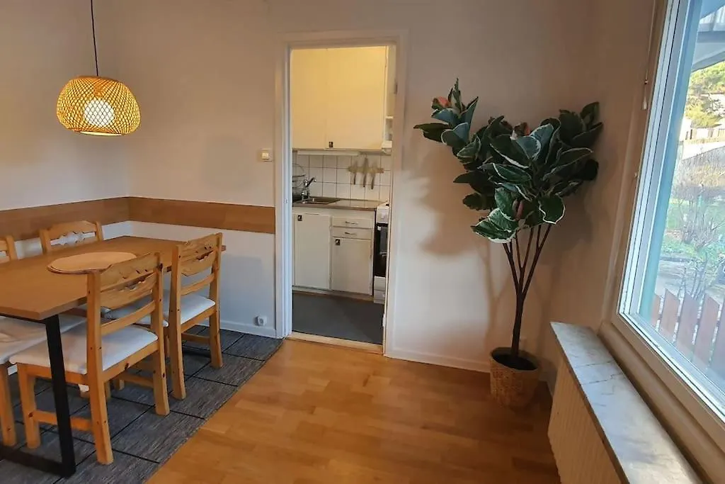 Apartment With Garden Near Metro! Stockholm
