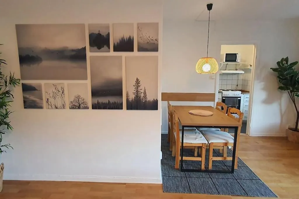 Apartment With Garden Near Metro! Stockholm 0*,