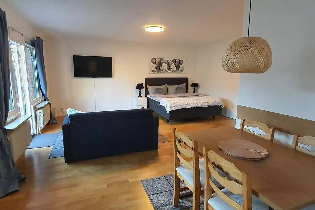 Apartment With Garden Near Metro! Stockholm